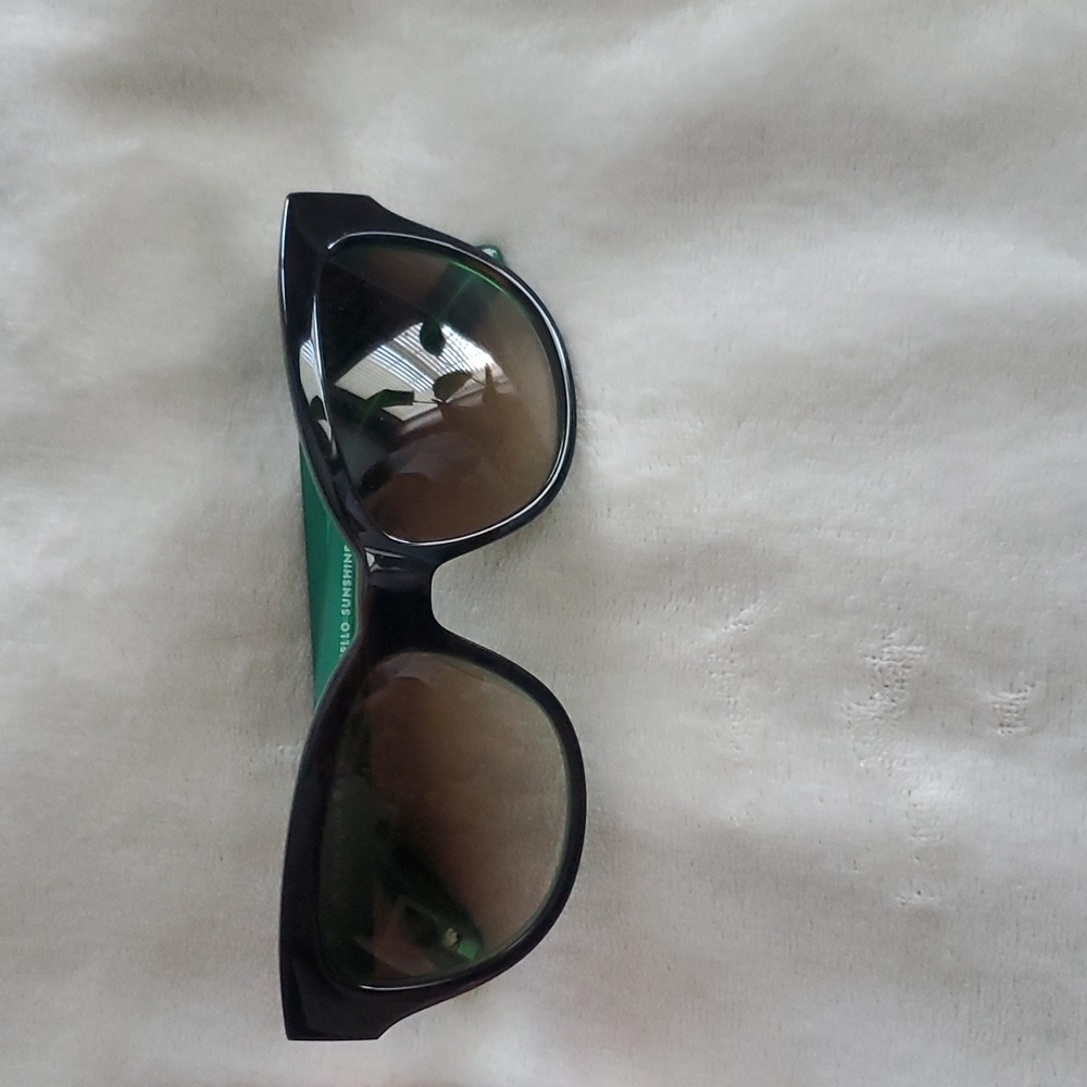 Kate spade sunglasses.